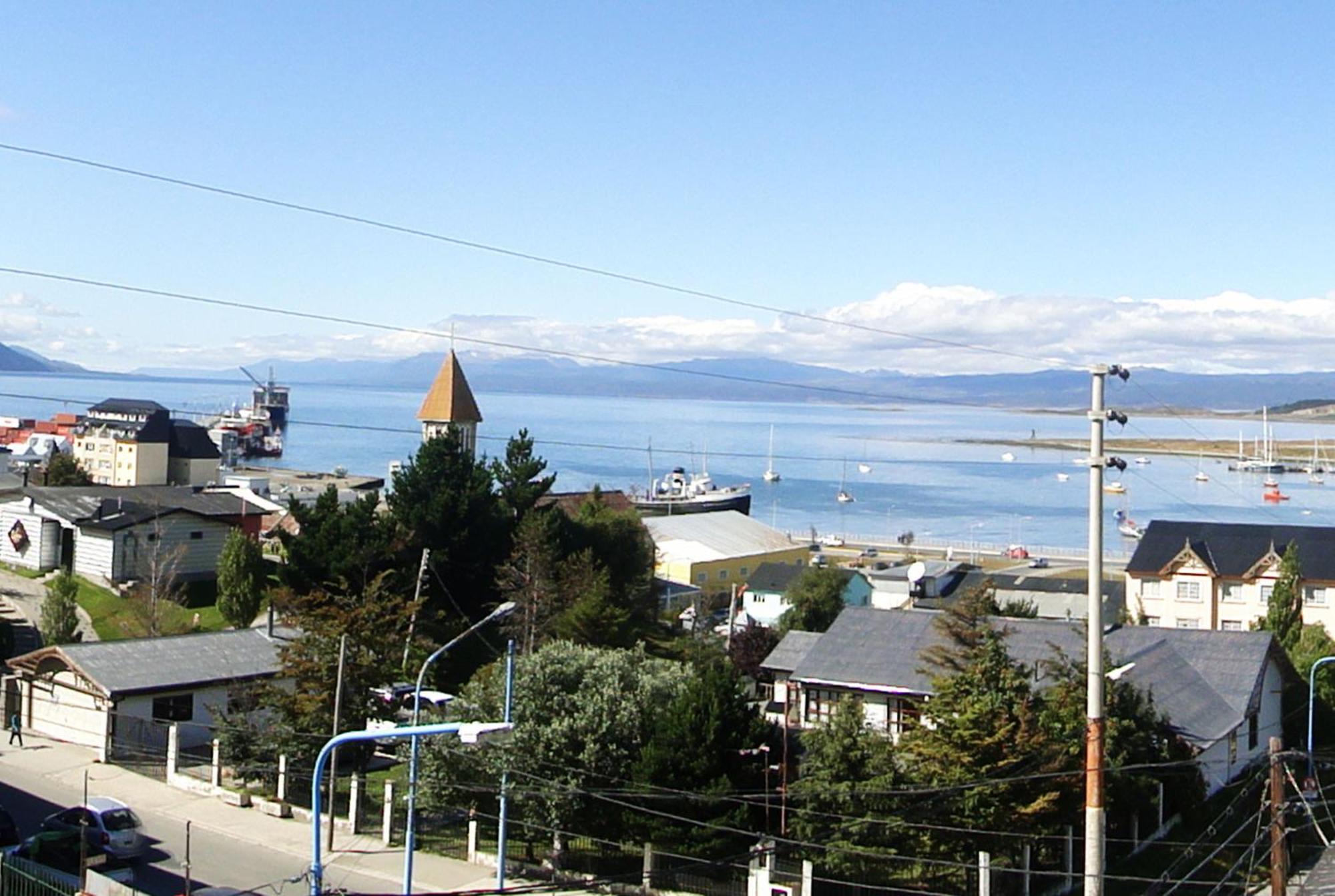 Hotel Mustapic Ushuaia Exterior photo
